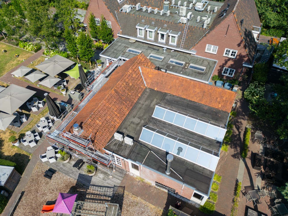 Bitumen dakbedekking op een plat dak